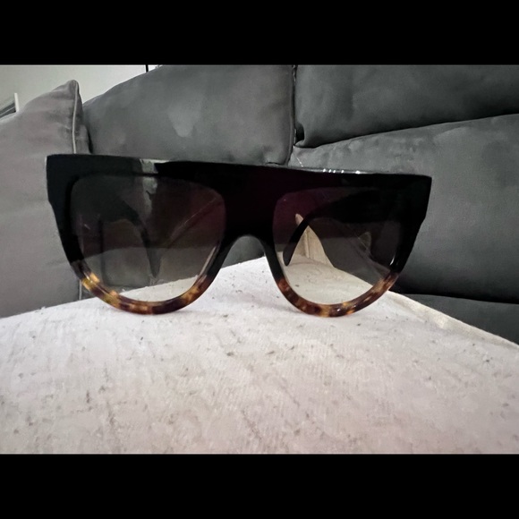 CELINE SUNGLASSES - Picture 6 of 7